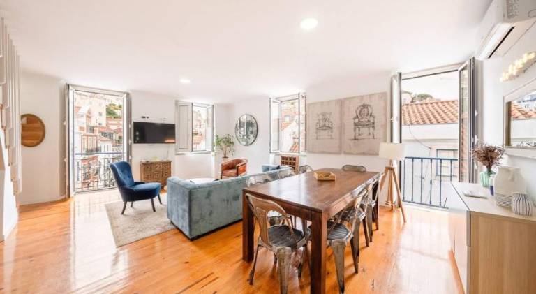 Rental apartment with patio | Close to São Jorge Castle in Lisbon