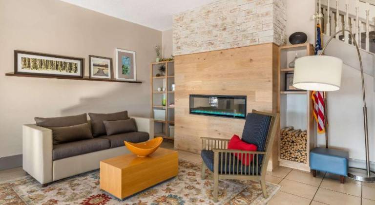 Country Inn & Suites by Radisson, Watertown, SD — photo 3