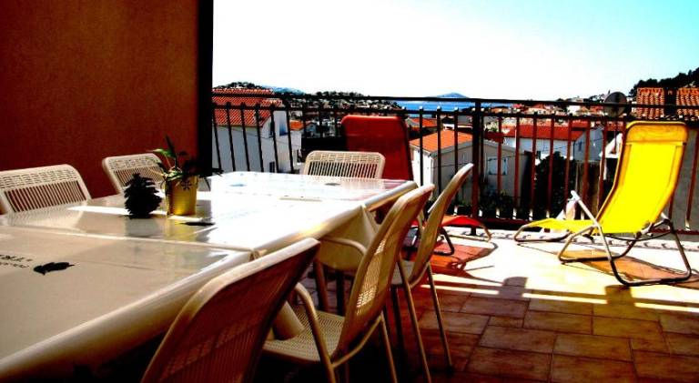 Rental apartment with 3 rooms for 6 persons — photo 2