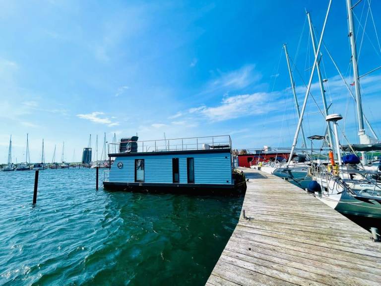 Hausboot "Lillemor" für 5 Personen und 2 Hunde. in Fehmarn