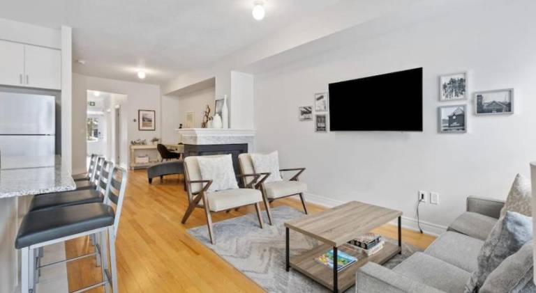 Ample vacation home with pool | Good for workation | Pets allowed in The Blue Mountains, ON