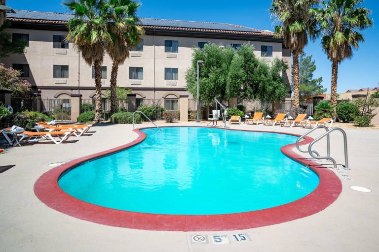 Holiday Inn Express & Suites Barstow - Route 66 by IHG — photo 3