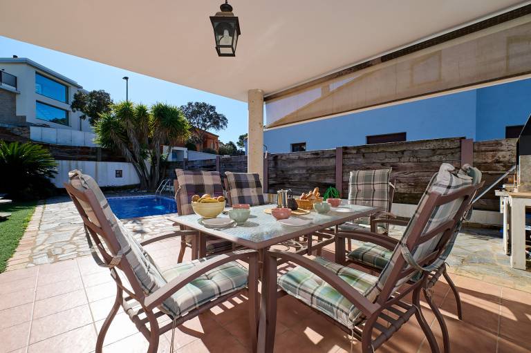 Fully equipped ample vacation home with terrace, garden & private pool | Pets allowed — photo 4