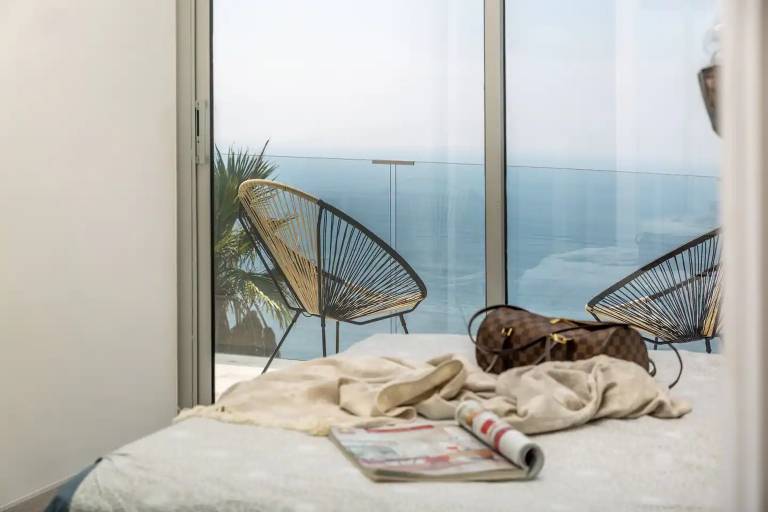 Vacation home with terrace, yard & heated pool | Beach view — photo 4