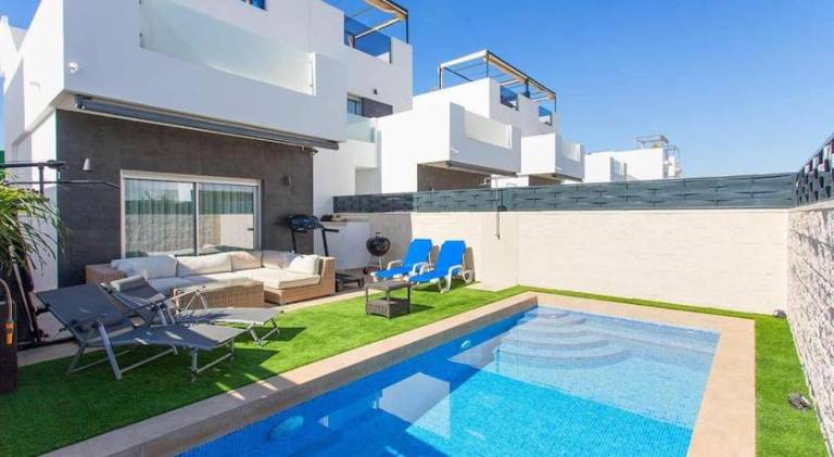 125 m&sup2; Villa