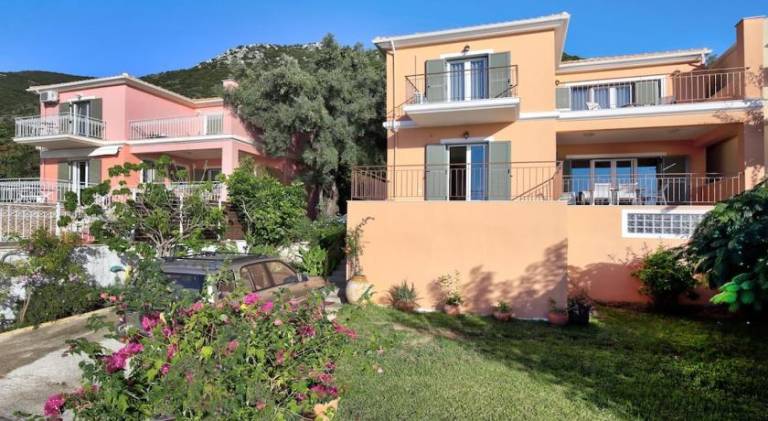 Villa with 2 rooms for 6 persons — photo 3