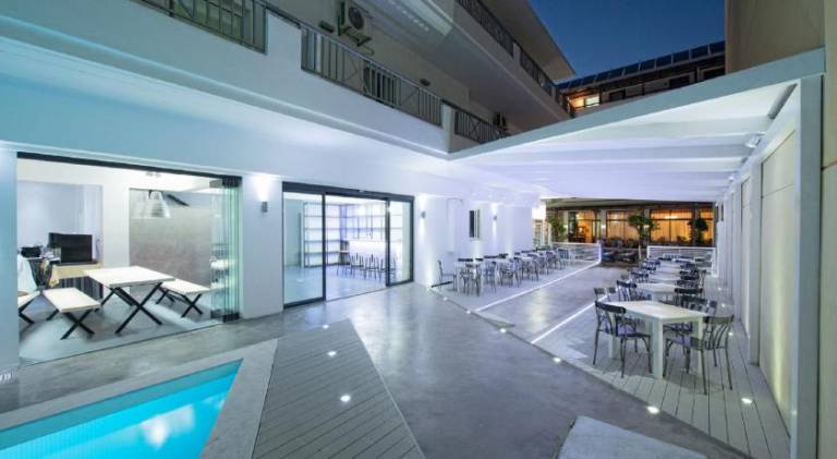 Wonderful serviced apartment with barbeque, pool & yard | Beach nearby | Perfect for remote work | Pets allowed in Hersonissos