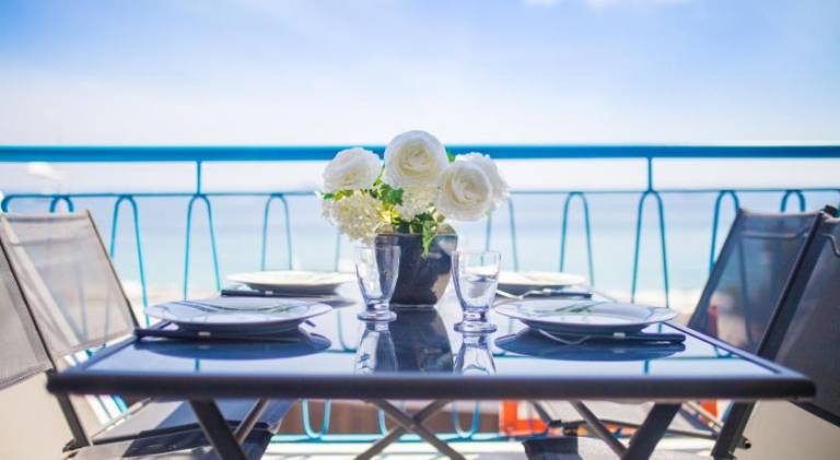 Apartment | Beach nearby | Dogs allowed in Antibes