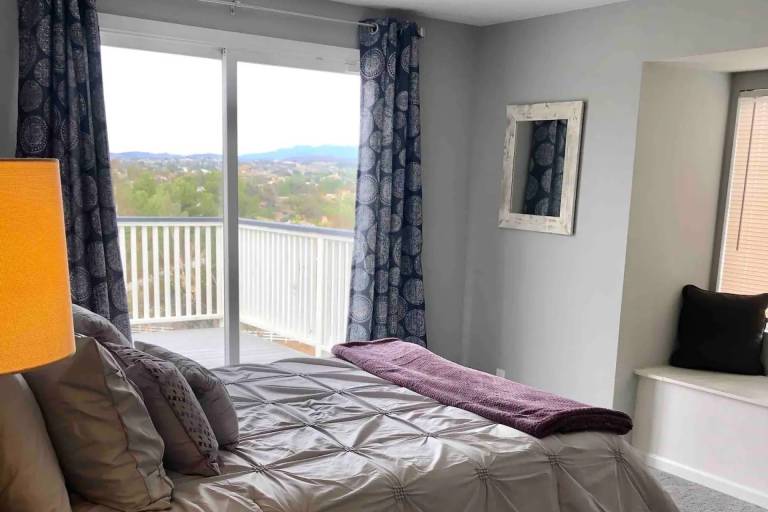 Family-oriented nice vacation home with private pool, grill & jacuzzi | City view | Pets allowed — photo 4