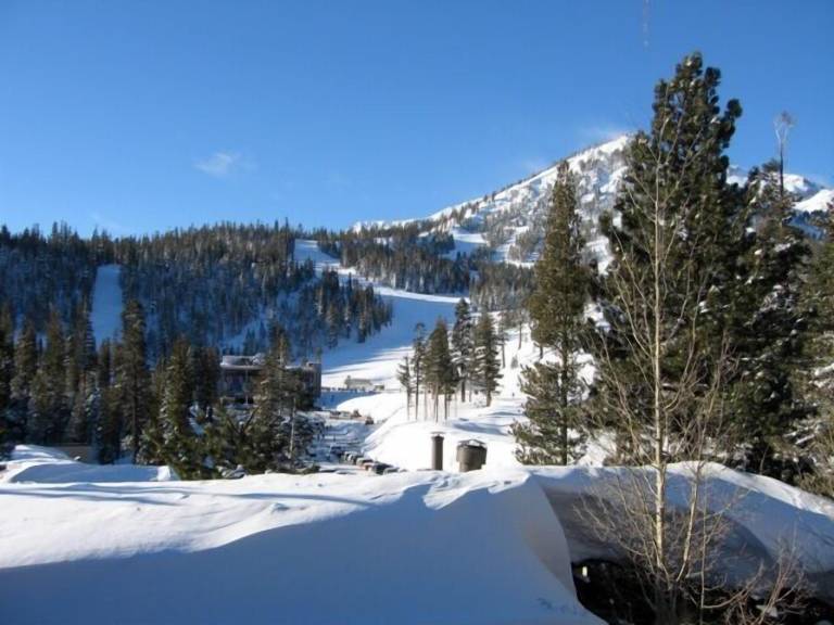 Mammoth Lakes, CA Vacation Rentals from 126 HomeToGo