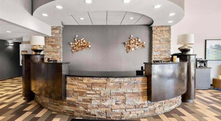 Best Western Luxbury Inn Fort Wayne — photo 4