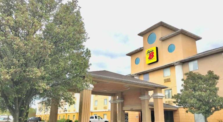 Super 8 by Wyndham Temple I-35 — photo 5