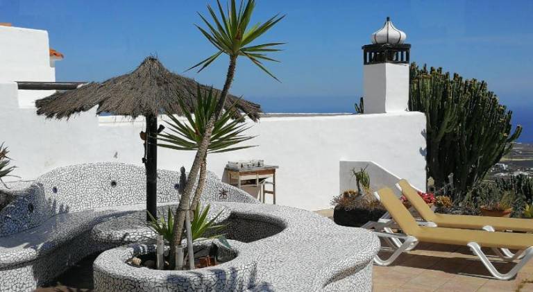 Pleasant lodge with patio, yard & barbecue | Suitable for remote work | Pets are welcome — photo 3