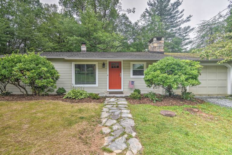 Blowing Rock Home: 1 Block to Downtown! — photo 2