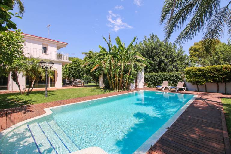 Villa with BBQ, garden & private pool in Denia