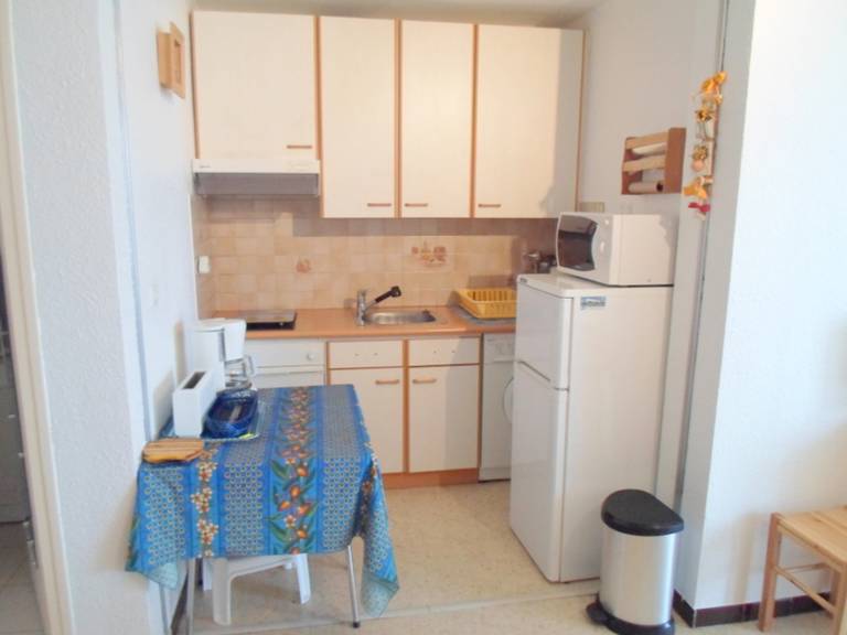 Studio with 1 room for 4 persons — photo 5