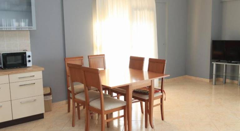 Rental apartment with grill, garden & patio — photo 5