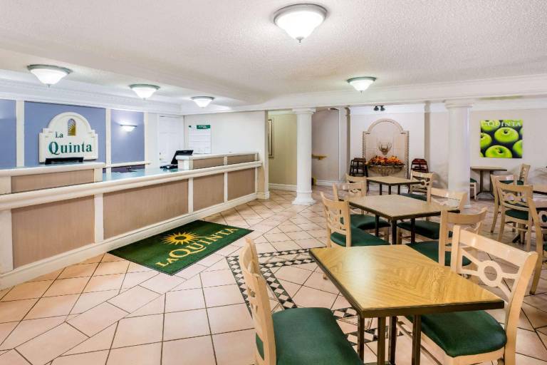La Quinta Inn by Wyndham Lufkin — photo 3