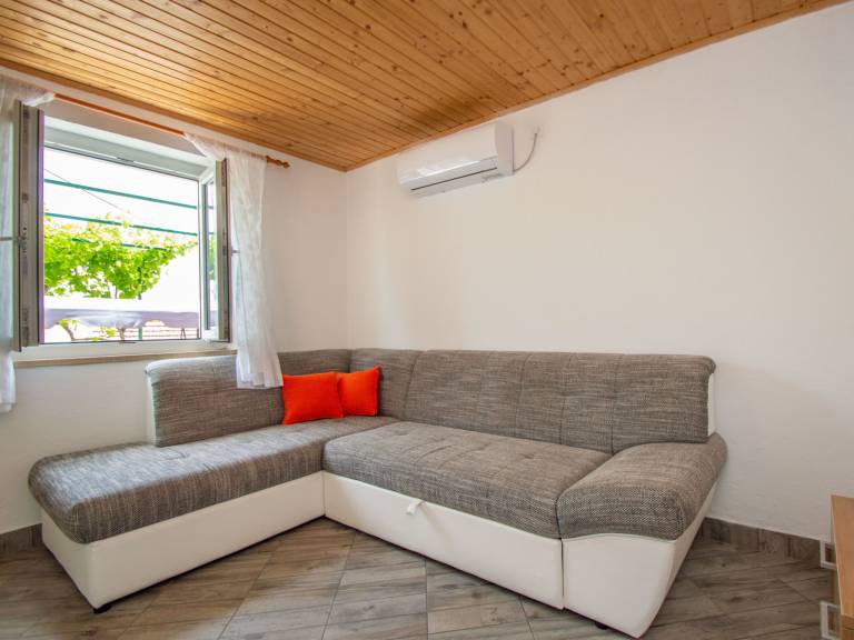 House with barbeque & terrace — photo 4