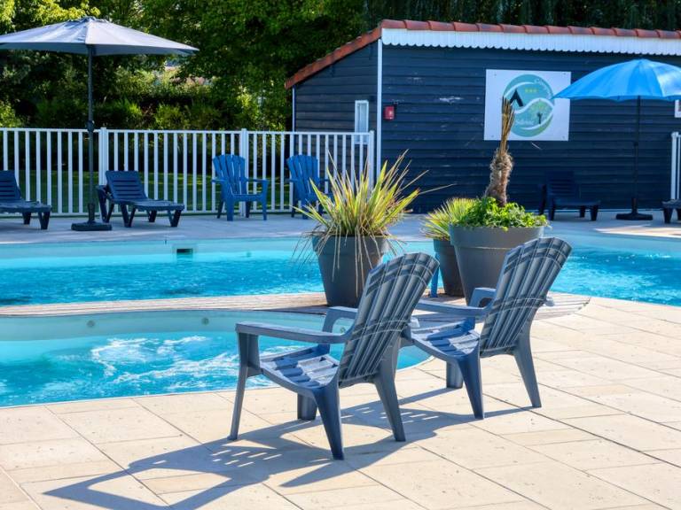 Bungalow with heated pool & terrace — photo 2
