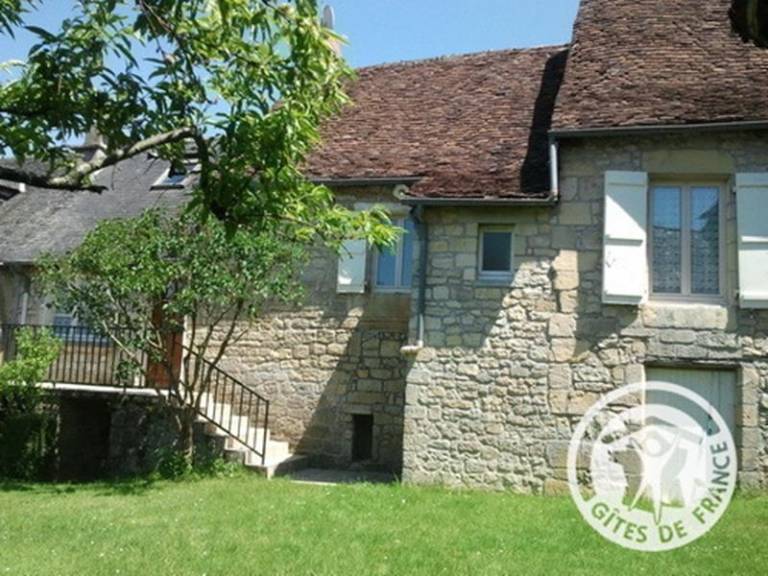 Pleasant gite with barbeque, garden & terrace | Dogs allowed in Gaillard