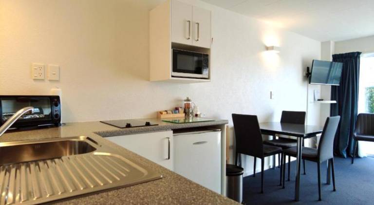 554 Moana Court Motel — photo 4
