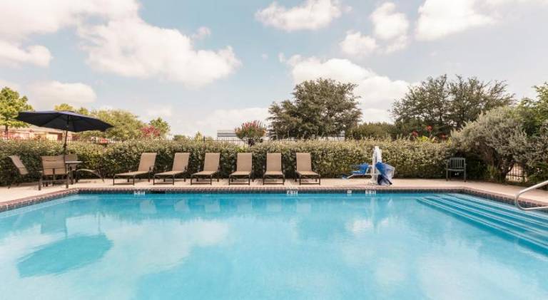 Super 8 By Wyndham Grapevine/Dfw Airport Northwest — photo 5