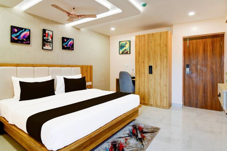 Super Townhouse OAK Sayhallo Sincity