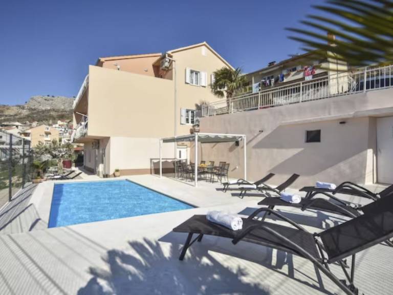 House with private pool, barbeque & patio | Sea view — photo 2