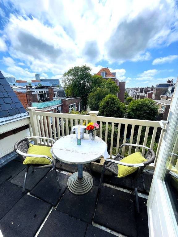 Terrace Hideaway – Comfort & Space in One