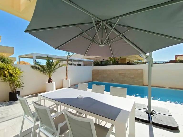 Villa Los Montesinos