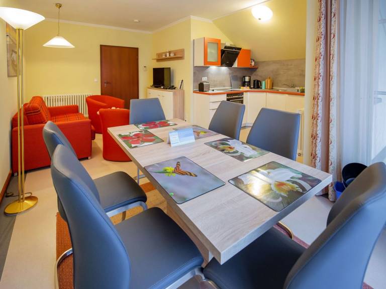 Komfortplus Ferienwohnung mit 2 Schlafzimmern und Balkon im Dachgeschoss — photo 4