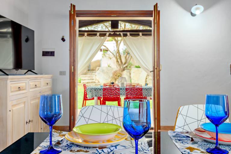 Holiday Home 'Villa Quattro Cuori' with Private Terrace, Private Garden and Air Conditioning — photo 4