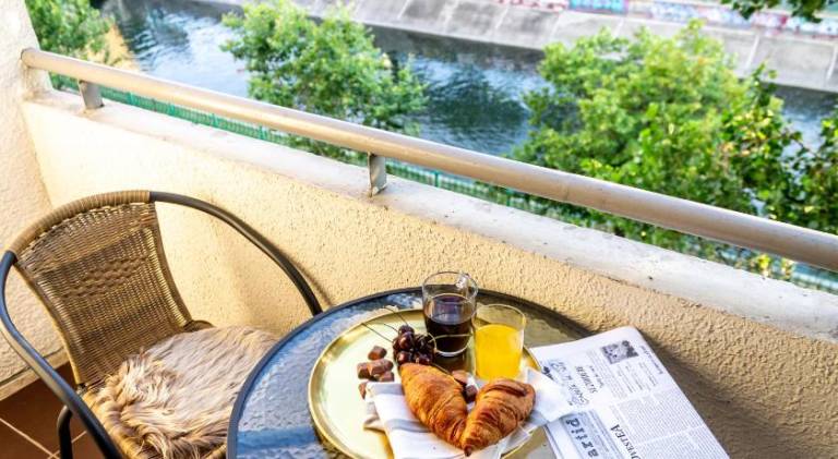 Pleasant holiday apartment | Next to Palace of the Parliament | Pet-friendly in Bucharest