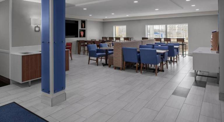 Holiday Inn Express & Suites Asheville SW - Outlet Ctr Area By IHG — photo 4