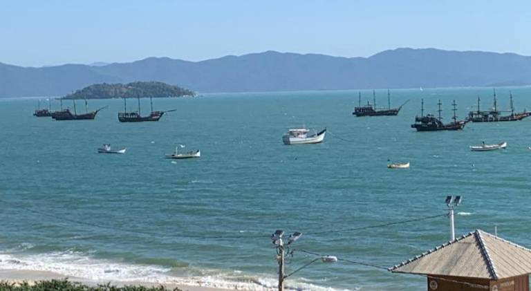 Rental apartment with pool & hot tub in Florianópolis