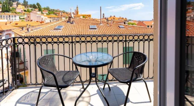Holiday apartment with terrace — photo 2