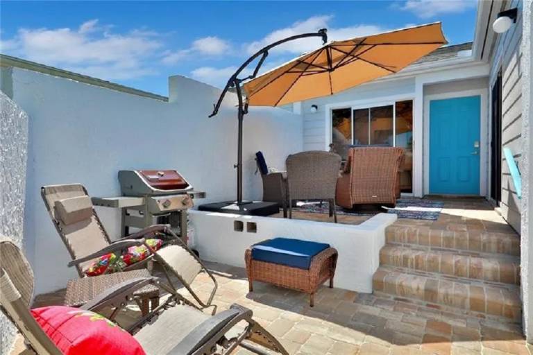 House with pool & terrace — photo 4