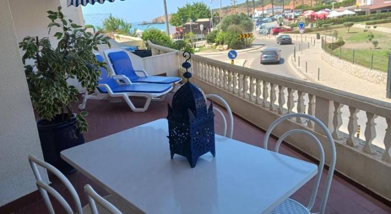 Apartment with patio, private pool & garden in Portimão