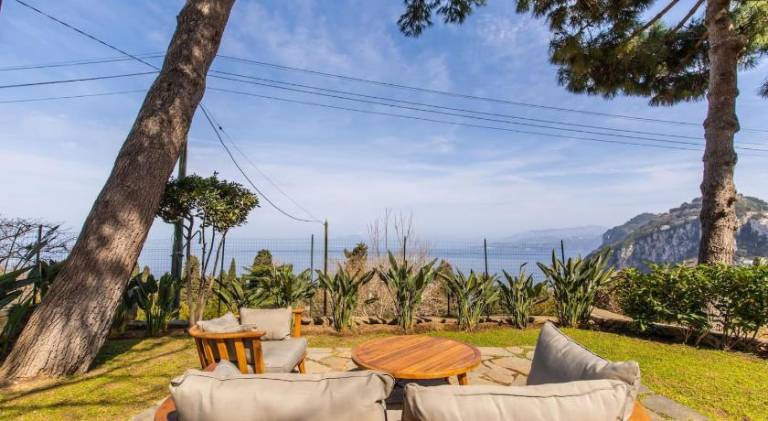 Villa with patio, barbecue & garden | Good for workation in Anacapri