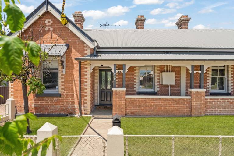 House Bathurst