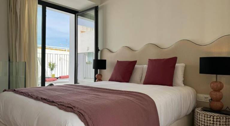 Redes Royale Apartments by Misterhost in Seville