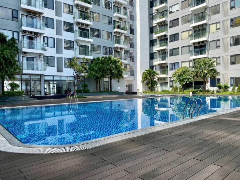 Holiday apartment with pool, garden & patio | Water view | Suitable for remote work — photo 4