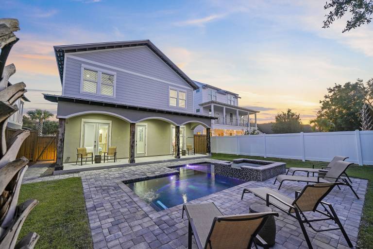 The Luke House - Vacation Getaway in Destin Near the Beach with Secluded Pool Area & Golf Cart in Miramar, FL