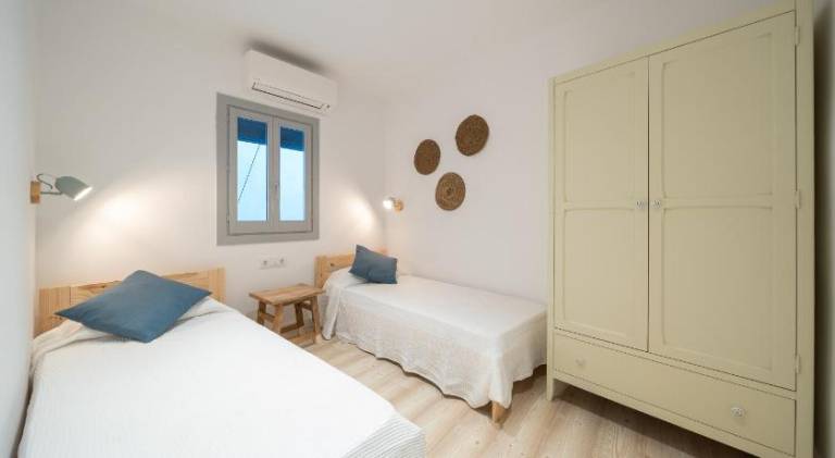 Holiday apartment with patio & private pool — photo 2