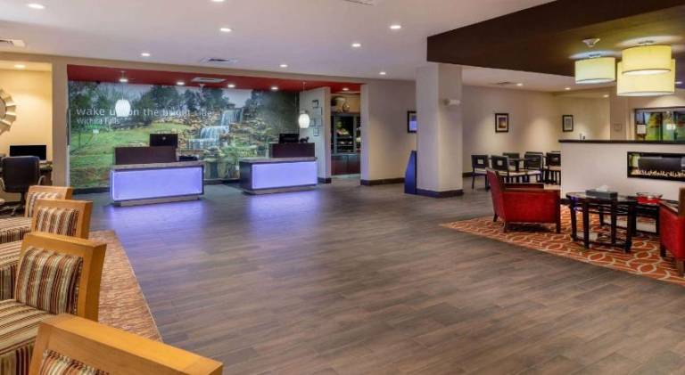 La Quinta Inn & Suites by Wyndham Wichita Falls - MSU Area — photo 4