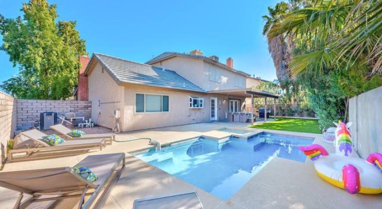 Vacation home with pool | Pets allowed in Henderson, NV
