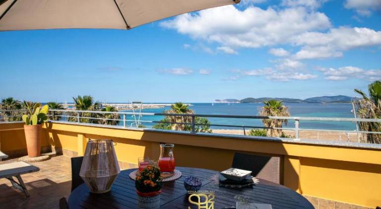 Apartment with patio | Next to the beach | Dogs allowed in Alghero