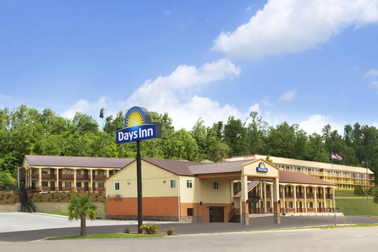 Days Inn by Wyndham Fultondale in Fultondale, AL