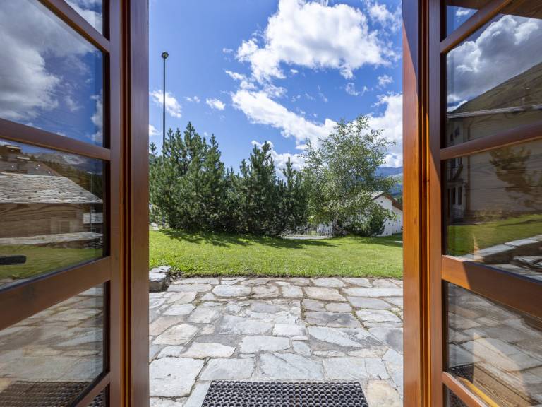 House with terrace, barbeque & yard | Mountain view — photo 5